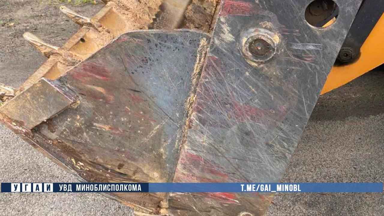 Под Фаниполем микроавтобус врезался в трактор - трое пострадавших