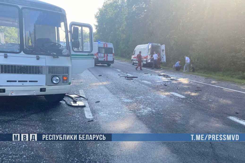 Под Берёзой 15 человек пострадали в ДТП с автобусом