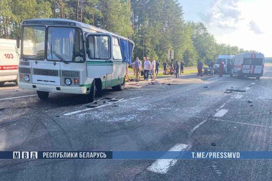 Под Берёзой 15 человек пострадали в ДТП с автобусом