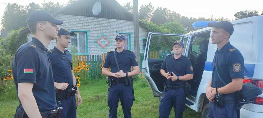 На Могилёвщине в лес отправили 300 человек ОМОН, патрульных и добровольцев