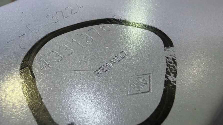 В российской Lada Iskra нашли логотипы французского Renault. Как объяснили на АвтоВАЗе?