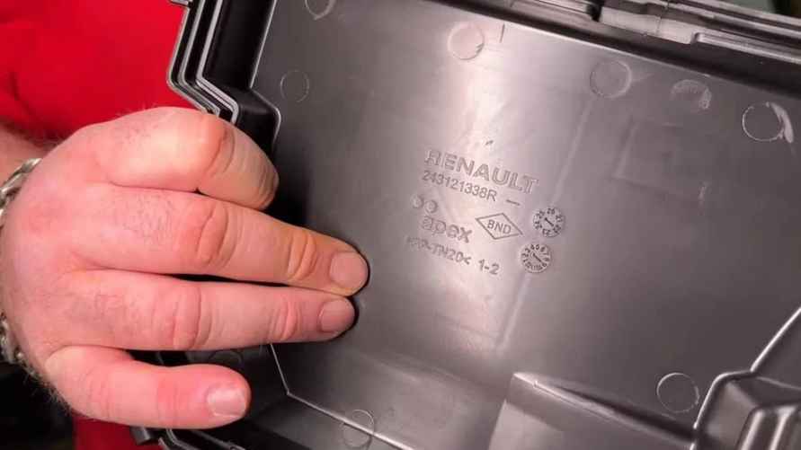 В российской Lada Iskra нашли логотипы французского Renault. Как объяснили на АвтоВАЗе?