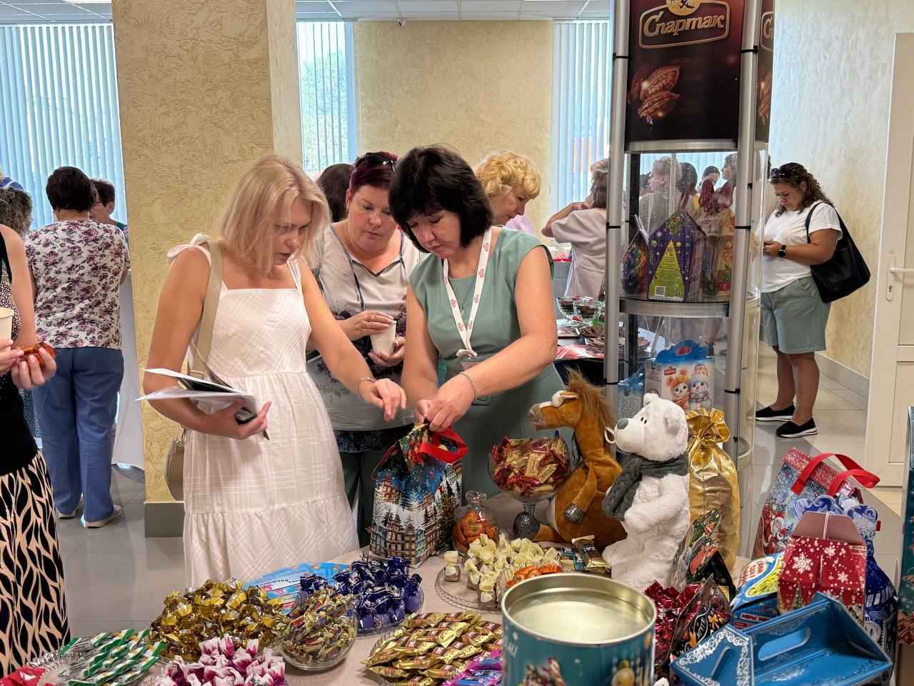 Одна из белорусских кондитерских фабрик показала новогодние подарки на 2026 год