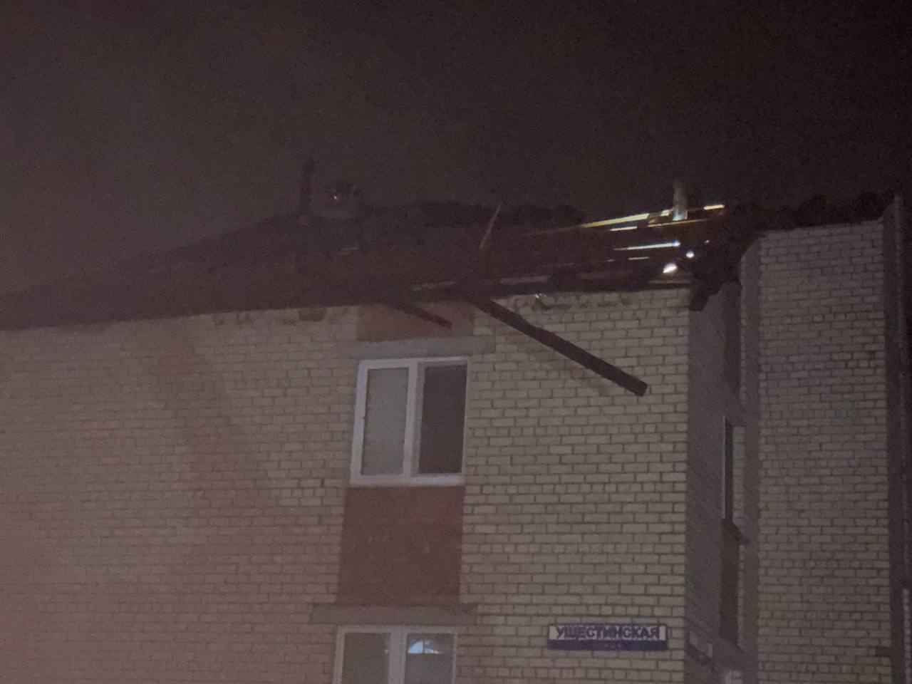 Перевернутые авто, сорванные крыши и выбитые окна. Под Минском созвали комиссию по ЧС из-за последствий суперячейки