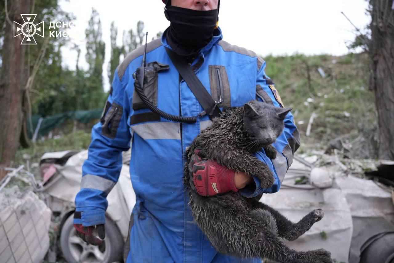 Жилые кварталы Киева подверглись массированной воздушной атаке – уже шесть погибших