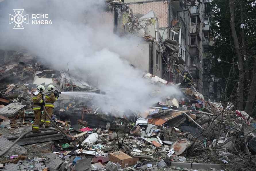 Жилые кварталы Киева подверглись массированной воздушной атаке – уже шесть погибших