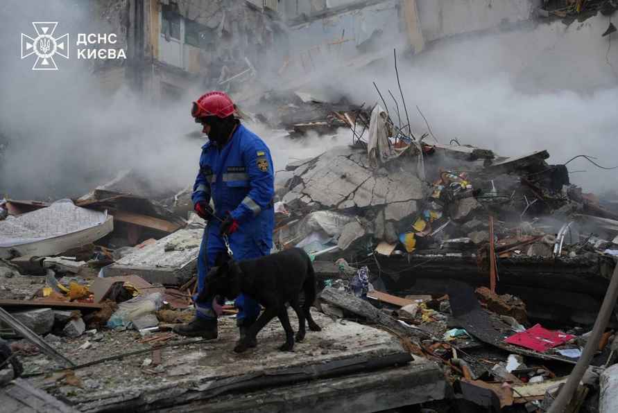 Жилые кварталы Киева подверглись массированной воздушной атаке – уже шесть погибших