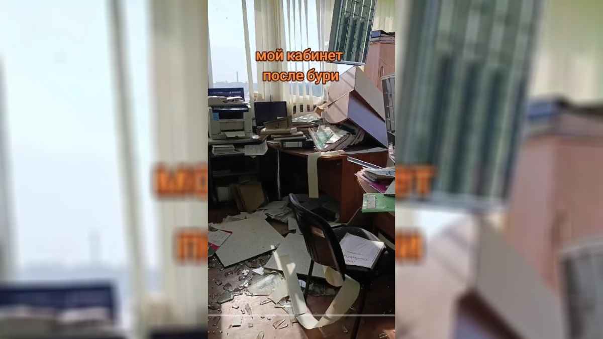 Непогода разгромила рабочий кабинет жительницы Могилёва. В TikTok посочувствовали не все