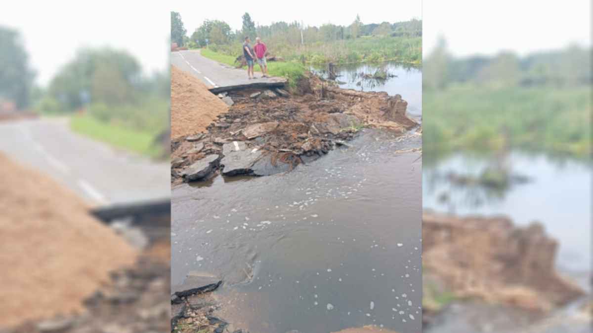 Под Витебском ливнем смыло дорогу