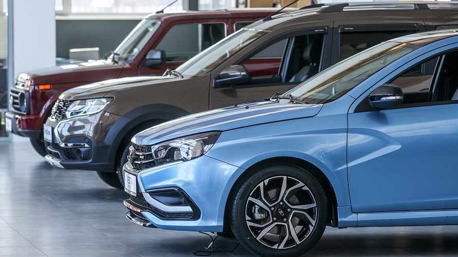 В России рухнули продажи Lada. Что придумали в Кремле, чтобы спасти АвтоВАЗ?