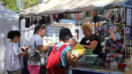 Скидки — до 50%. Узнали, в какие дни выгоднее всего закупаться к школе в магазинах Минска