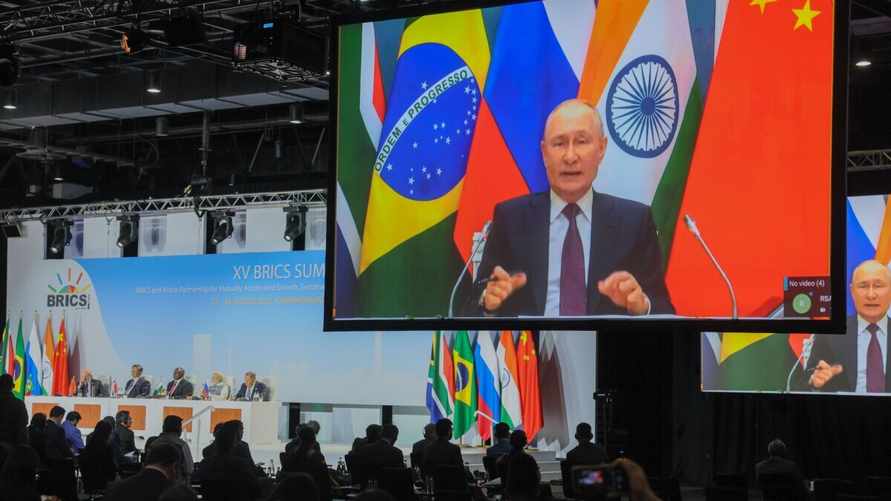 Путин объявил об устаревании "либеральной модели глобализации"