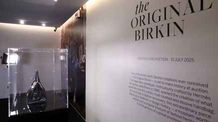 На аукционе Sotheby’s женскую сумочку продали за рекордные 10 млн долларов