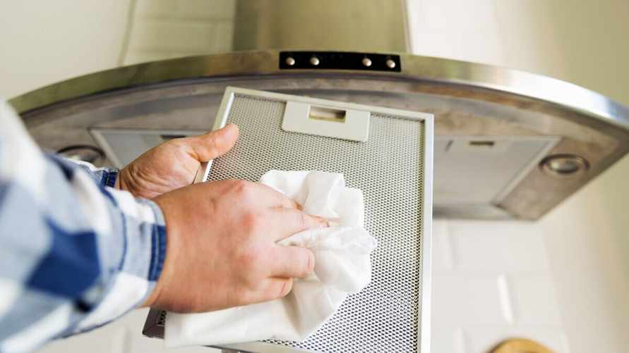 Вытяжка будет как новая через 15 минут. Вот как почистить без дорогостоящей химии