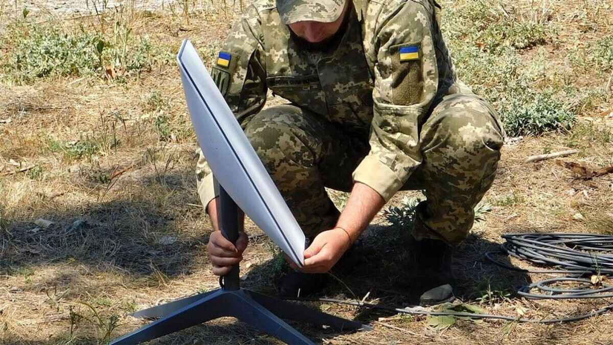 Власти Польши заявили о невозможности оплачивать Starlink для Украины