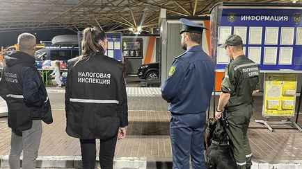 На КПП «Брест» некоторые авто принудительно отправились в конец очереди. Почему?