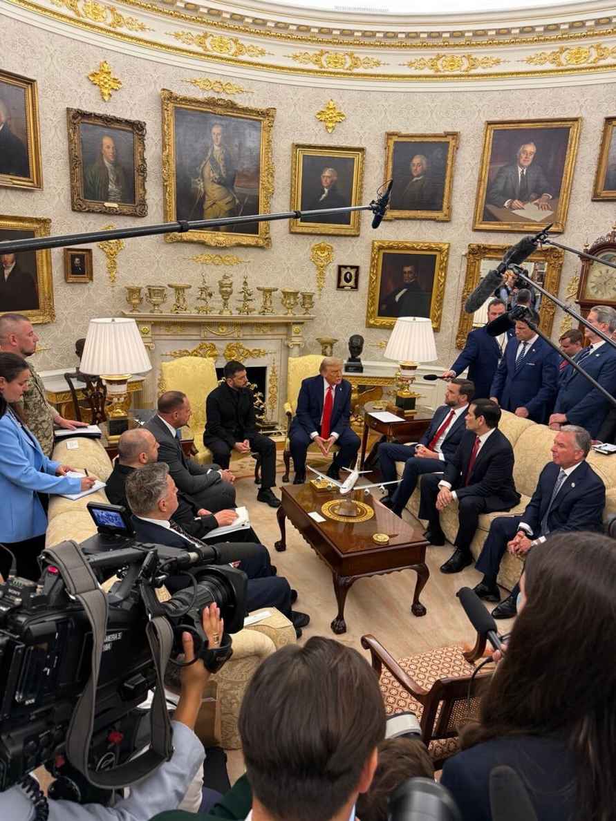 Трамп встретился с Зеленским. Переговоры президентов Украины и России через две недели?