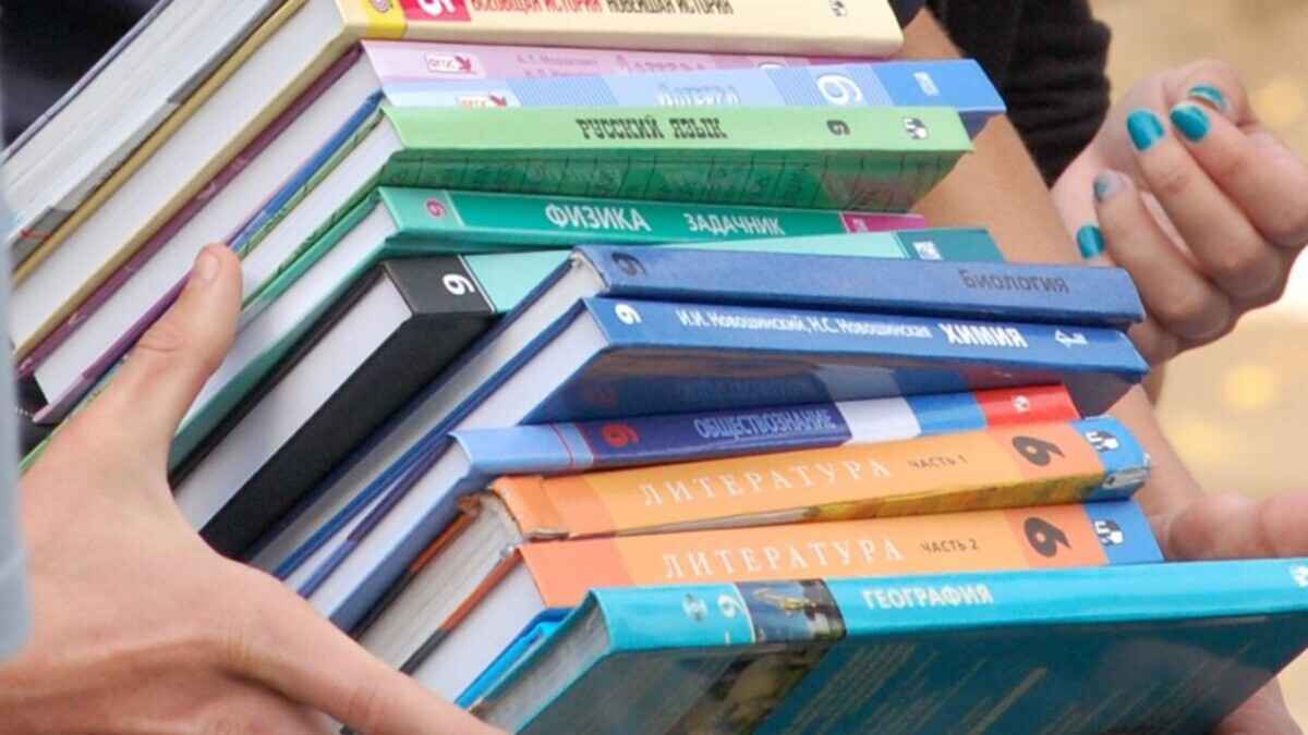 Два новых и 26 переизданных. Что добавили в белорусские школьные учебники, рассказали в Академии образования