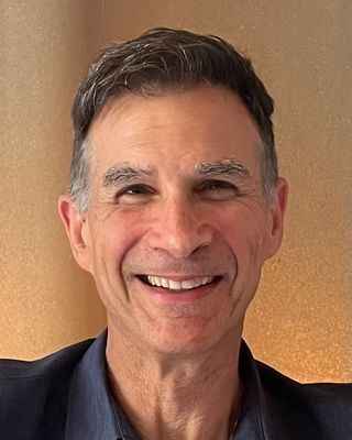 Семейный психолог назвал трех тихих убийц отношений. Как спасти семью?