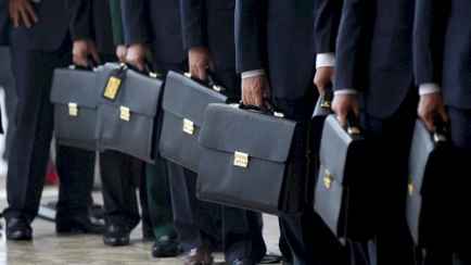 Лукашенко «горизонтально переместил» глав райисполкомов и назначил замминистров