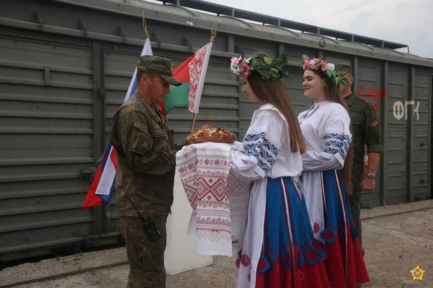 В Беларусь прибыл эшелон с российскими подразделениями и военной техникой