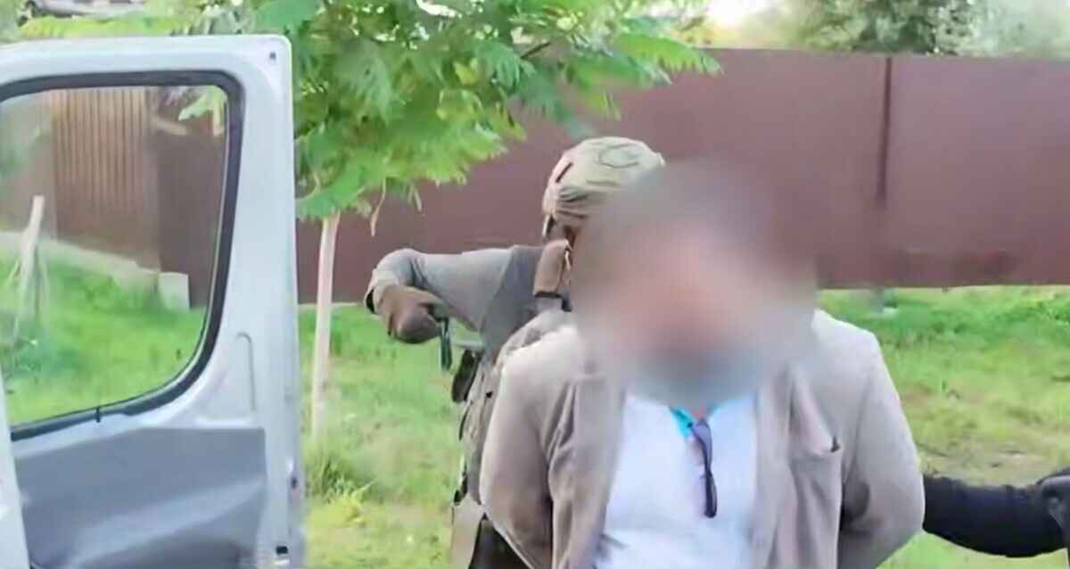 ГУБОПиК со спецназом задержали чиновника Брестского облисполкома