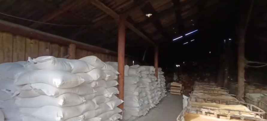 ОБЭП с ОМОНом задержали владельцев нелегального самогонного завода под Молодечно