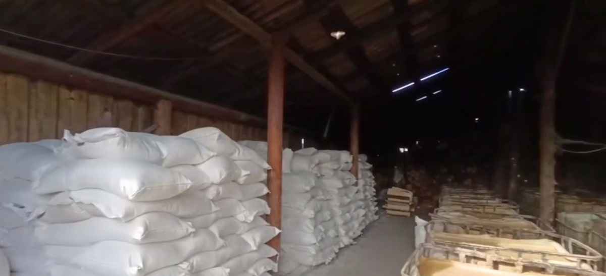 ОБЭП с ОМОНом задержали владельцев нелегального самогонного завода под Молодечно