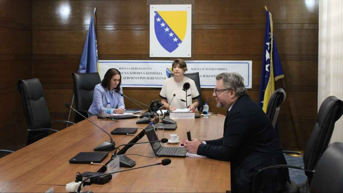 ЦИК Боснии и Герцеговины постановил провести новые выборы президента Республики Сербской