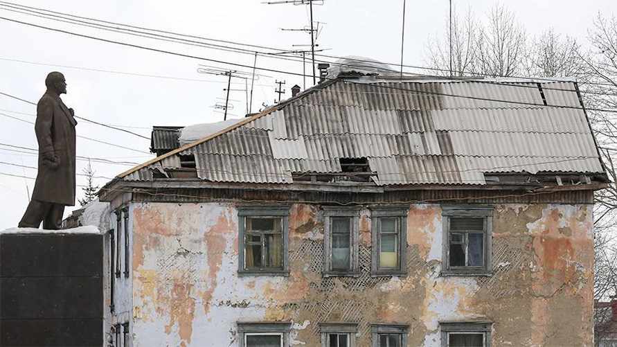 Правительство РФ предупредило о грядущем "массовом разрушении" жилых домов в России