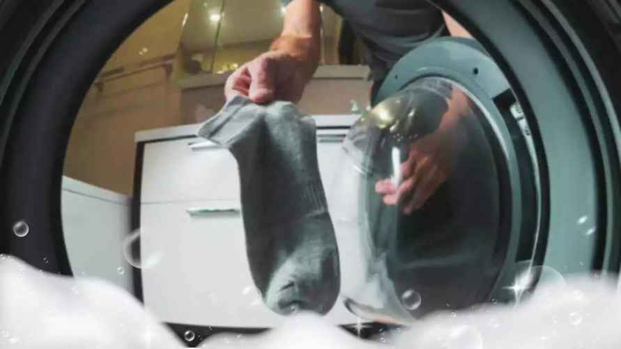 Исследователь назвала огромную ошибку при стирке носков, которую совершают почти все