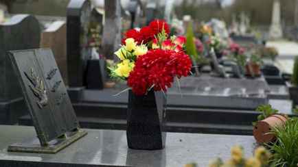 Плюс 65,5 рубля. С 1 августа подняли пособие на погребение в Беларуси