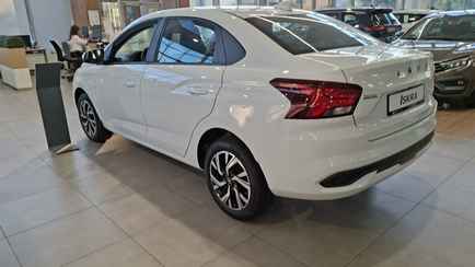 Lada Iskra так и не появилась в продаже в салонах. Перенесли на 2026?