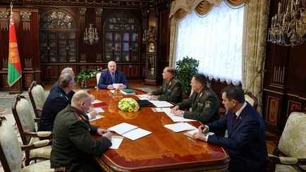 Лукашенко потребовал «не жалеть денег чекистам», но не повышать их численность