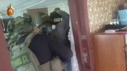 ГУБОПиК со спецназом задержали в Минске 70 нелегалов