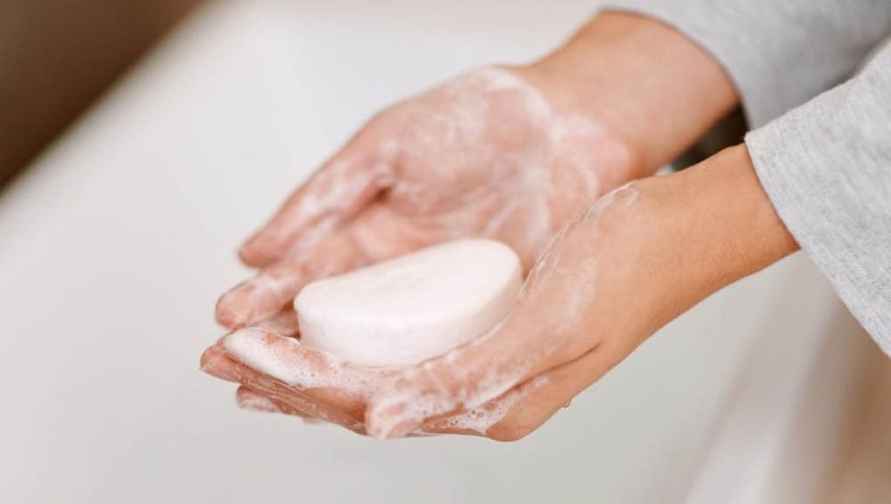 Гастроэнтеролог призвал отказаться от 8 повседневных вещей и продуктов, пока не стало поздно