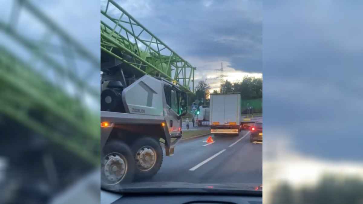 "Вот и поплатился" - Первая авария на "алмазной развязке" в Минске вызвала споры водителей