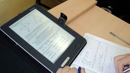 Иванец ответил, кому в школе не запрещены планшеты и электронные книги