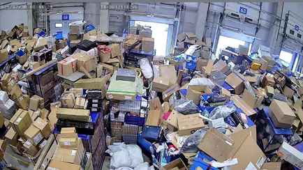 Клиенты Ozon пожаловались на задержки из-за «логистического коллапса» в России. Что ответил маркетплейс?