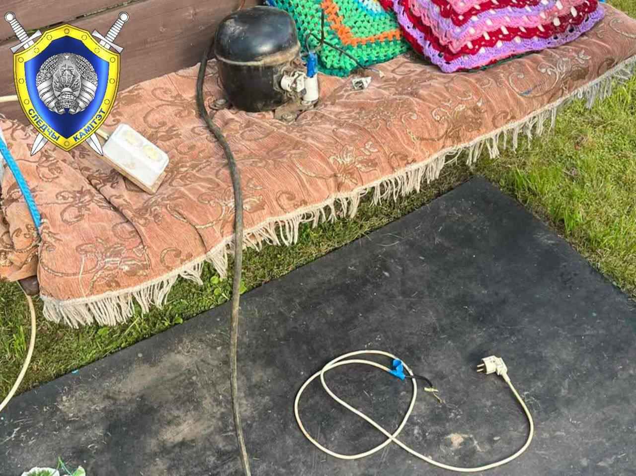 Под Миорами женщину, надувавшую бассейн, убило током