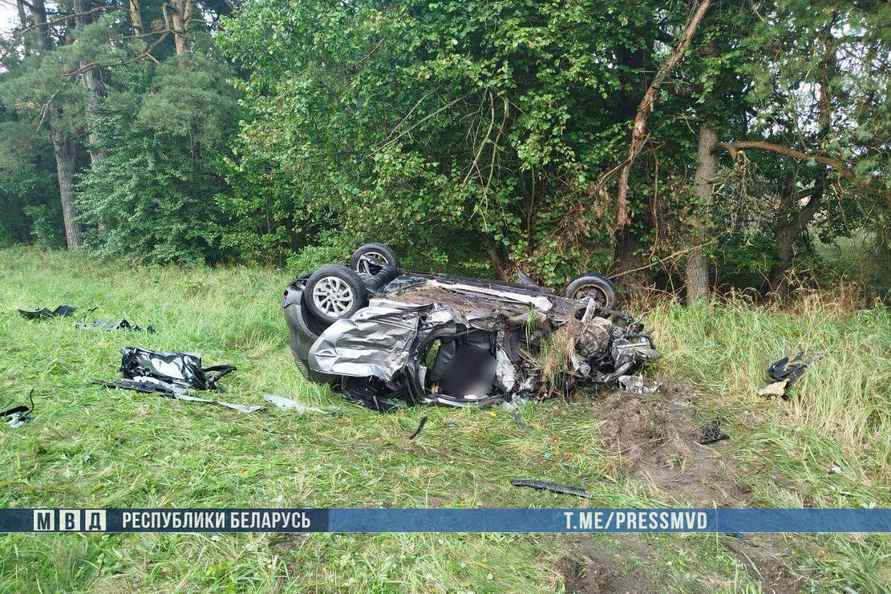 В лобовом ДТП на Гродненщине погибли 3 человека, 5 пострадавших