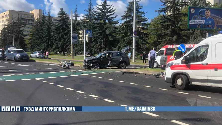 В Минске столкнулись автомобили ГАИ и Belgee