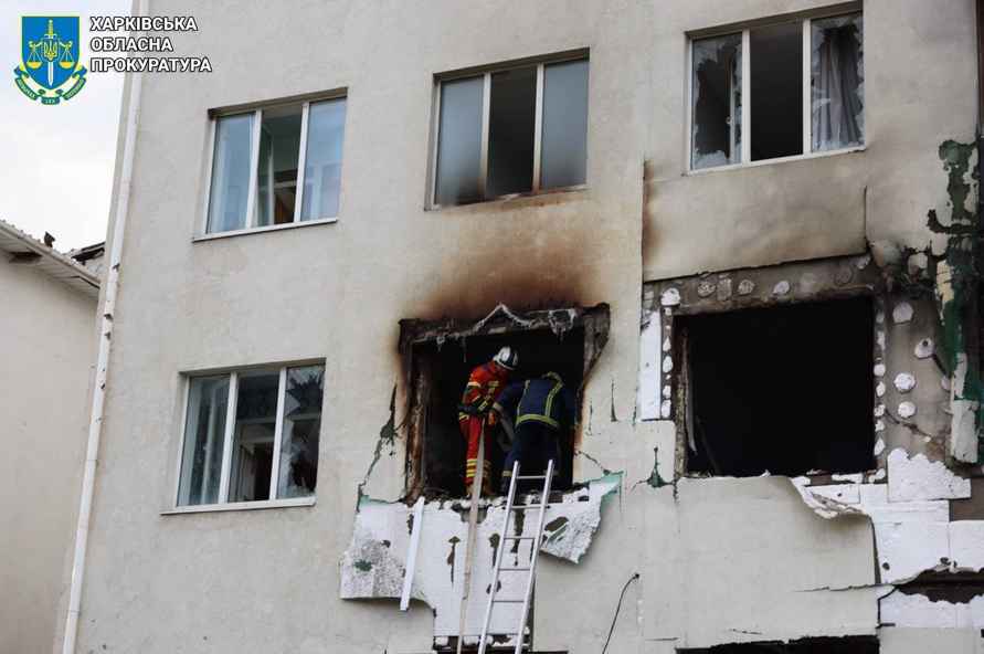 В украинском Харькове 5 дронов ударили по жилой многоэтажке – десятки пострадавших