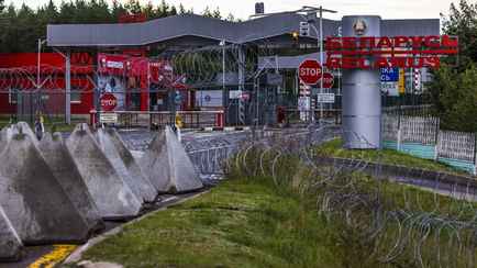 Литва поставила «зубы дракона» на КПП на границе с Беларусью