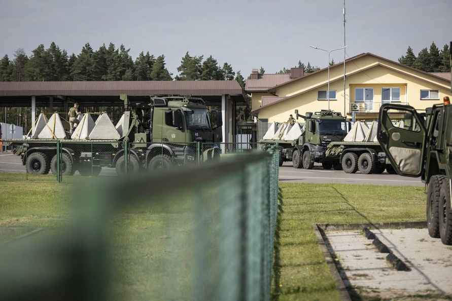 Литва поставила зубы дракона на КПП на границе с Беларусью