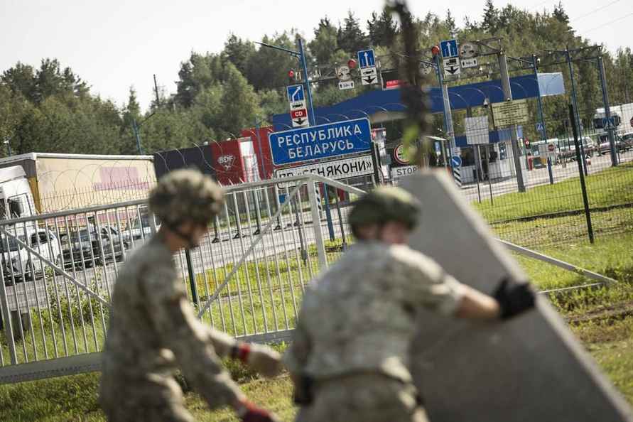 Литва поставила зубы дракона на КПП на границе с Беларусью