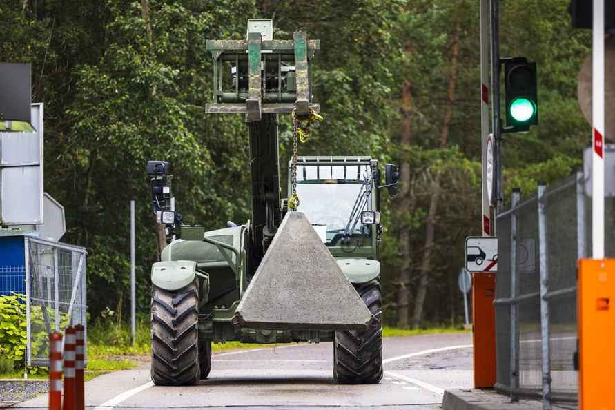 Литва поставила зубы дракона на КПП на границе с Беларусью