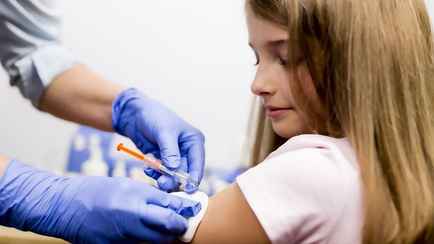 Минздрав потребовал от МАРТ включить в «черный список» своего поставщика вакцин от ВПЧ