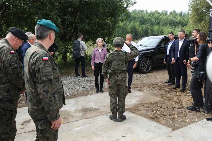Премьер Польши Туск показал фон дер Ляйен границу с Беларусью