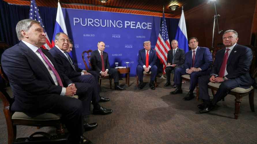 Кто доминировал? Эксперт по языку тела разобрал жесты Трампа и Путина на саммите